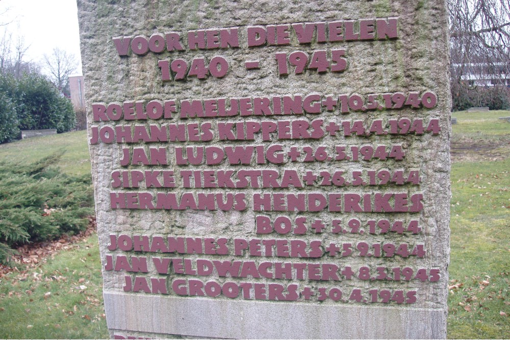War Memorial Schoonebeek #4