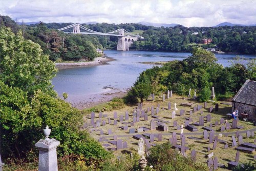 Commonwealth War Graves St. Tyssilio and St. Mary Churchyard #4