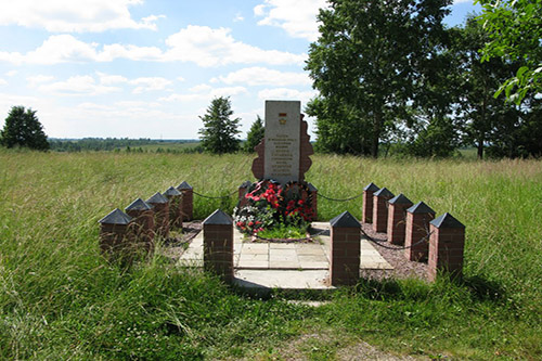 Monument Held van de Sovjet-Unie Matvey Kuzmin #1