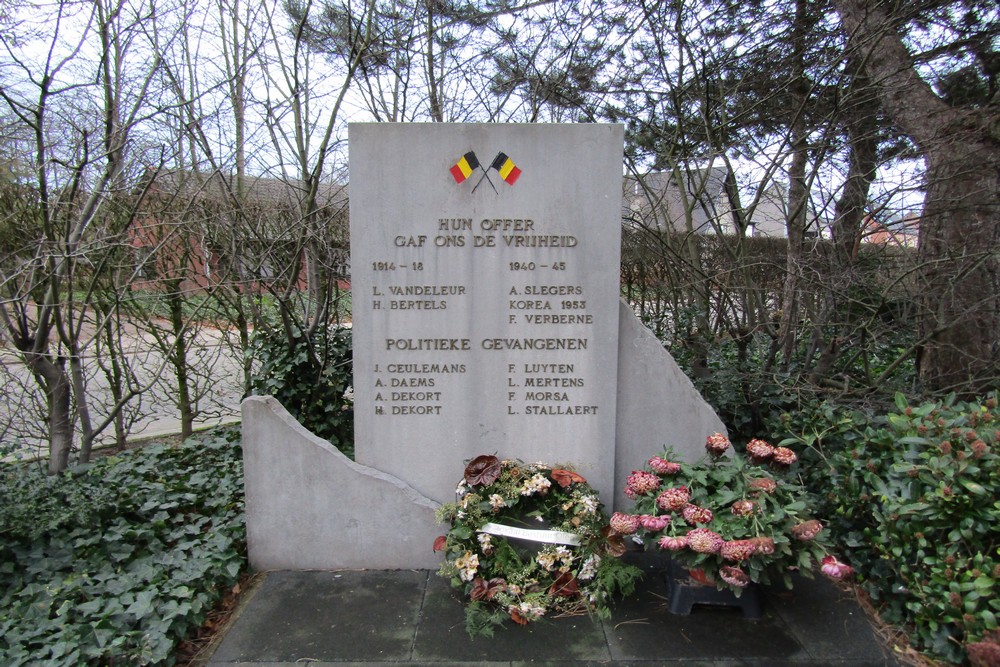 War Memorial Olen #1