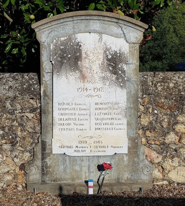 Oorlogsmonument Nogent-sur-Loir #1