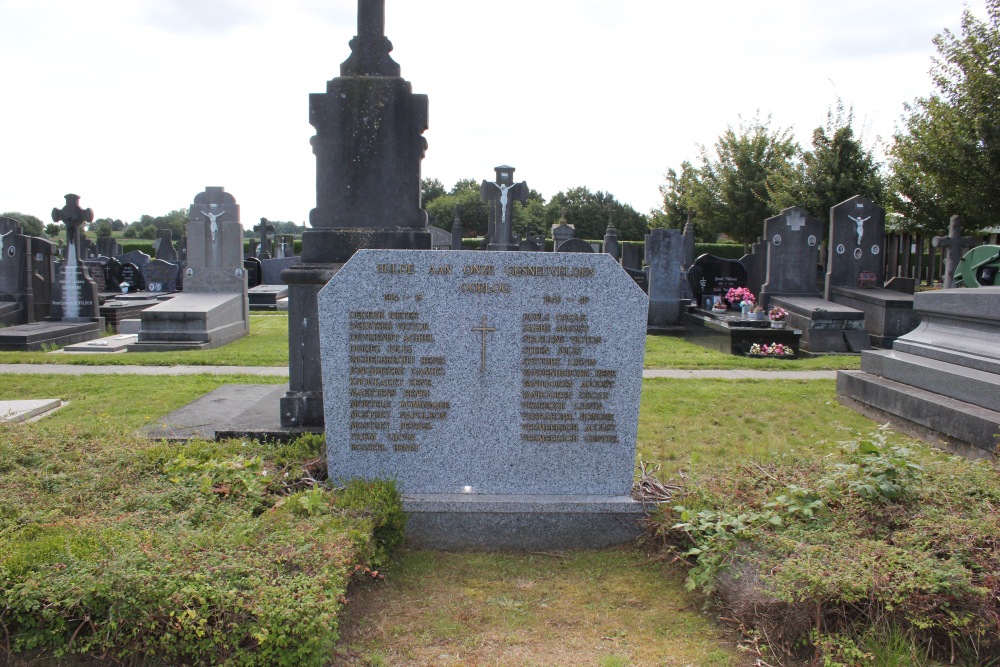 Oorlogsmonument Begraafplaats Ichtegem #1