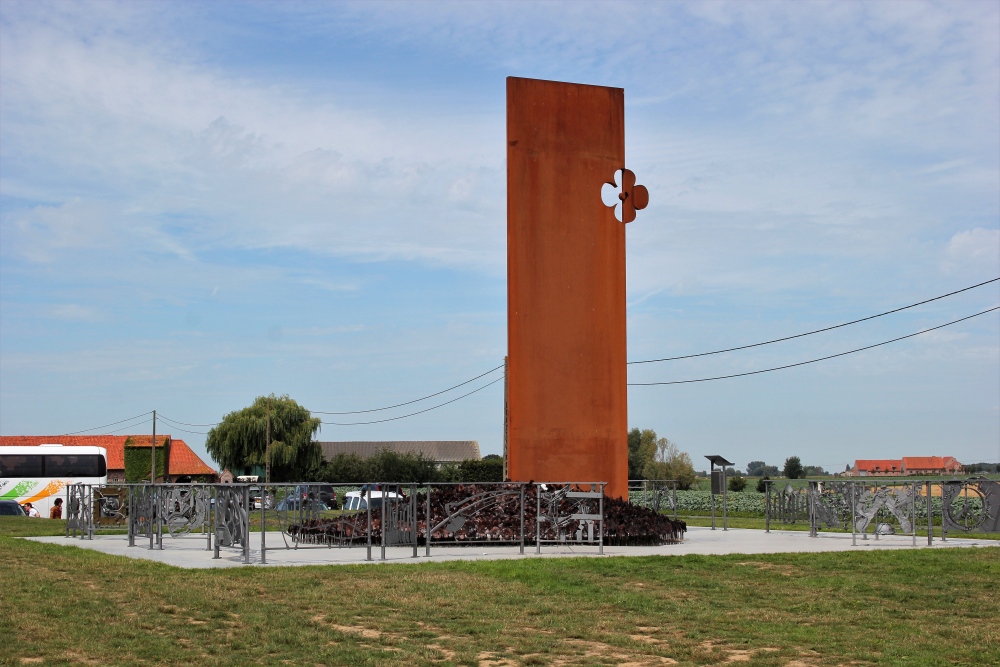 Poppy Cenotaph - Vredesmonument Langemark