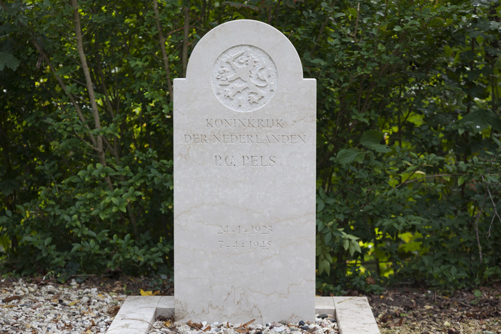 Nederlandse Oorlogsgraven Algemene Begraafplaats Woerden #4