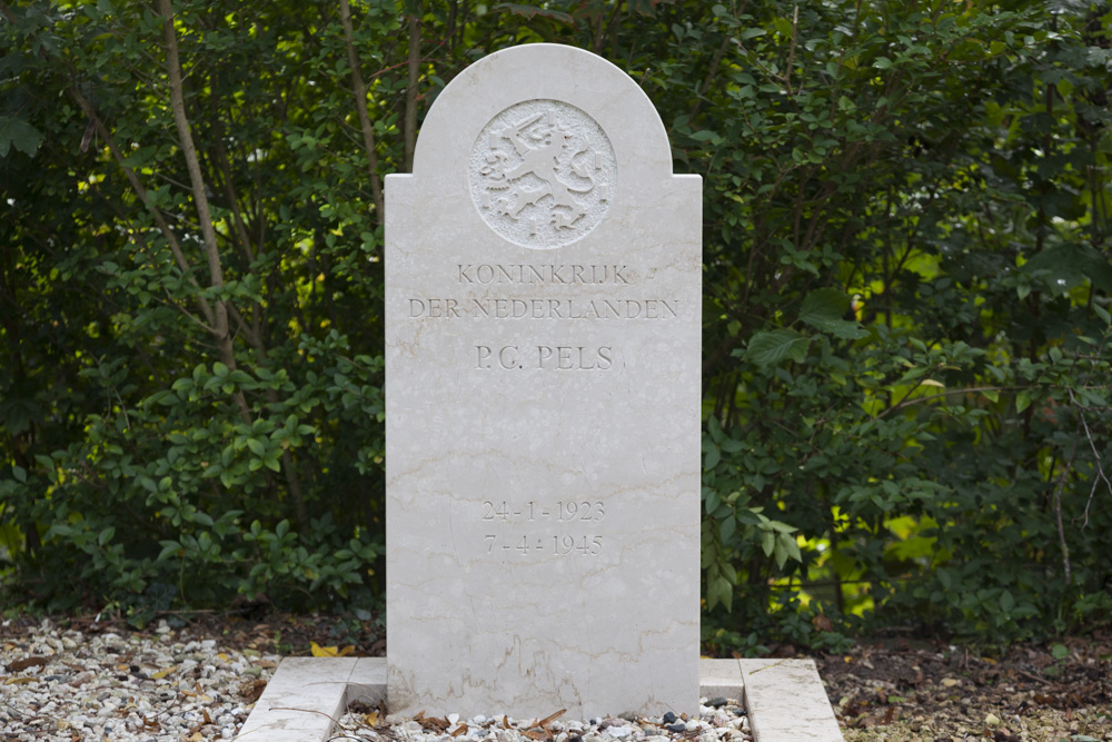 Dutch War Graves General Cemetery Woerden #4