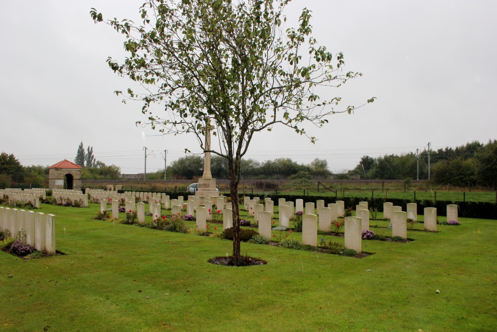 Commonwealth War Cemetery Le Grand Beaumart #4