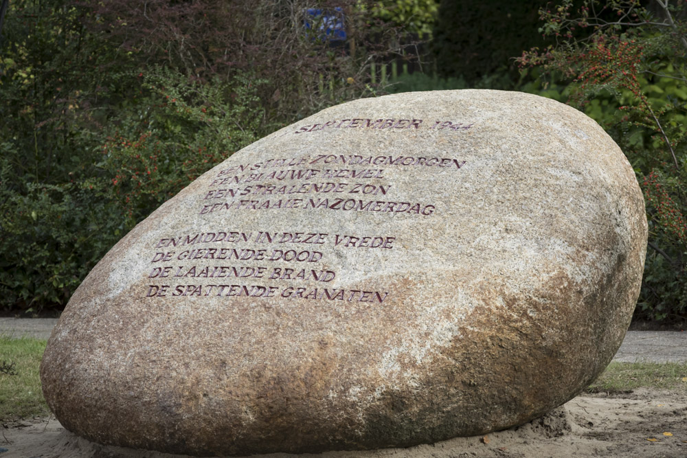 Monument Slachtoffers Vergissingsbombardement Wageningen #2