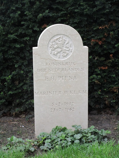 Dutch War Graves General Cemetery Crooswijk #5