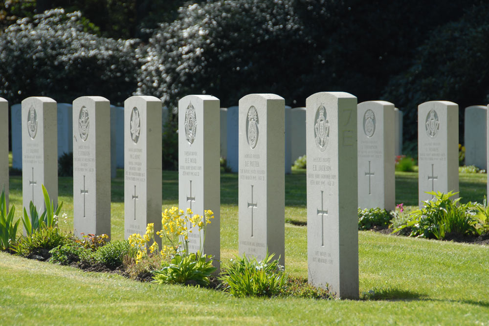 Commonwealth War Cemetery Jonkerbos #4