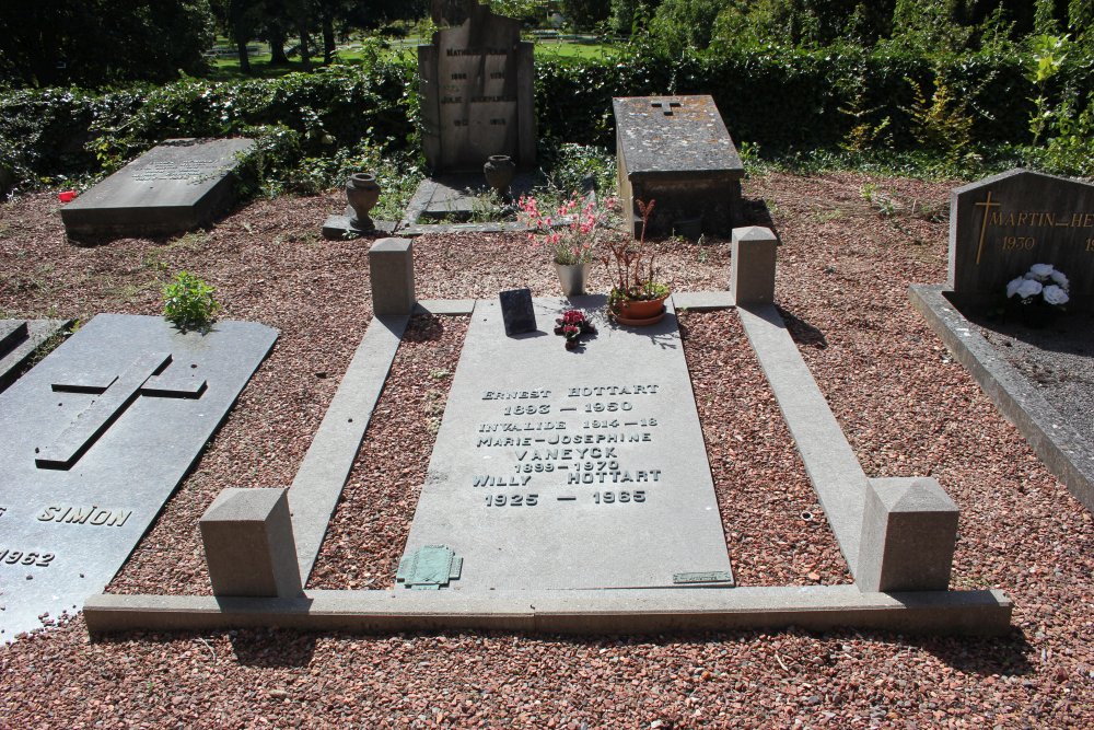 Belgian Graves Veterans Archennes #3