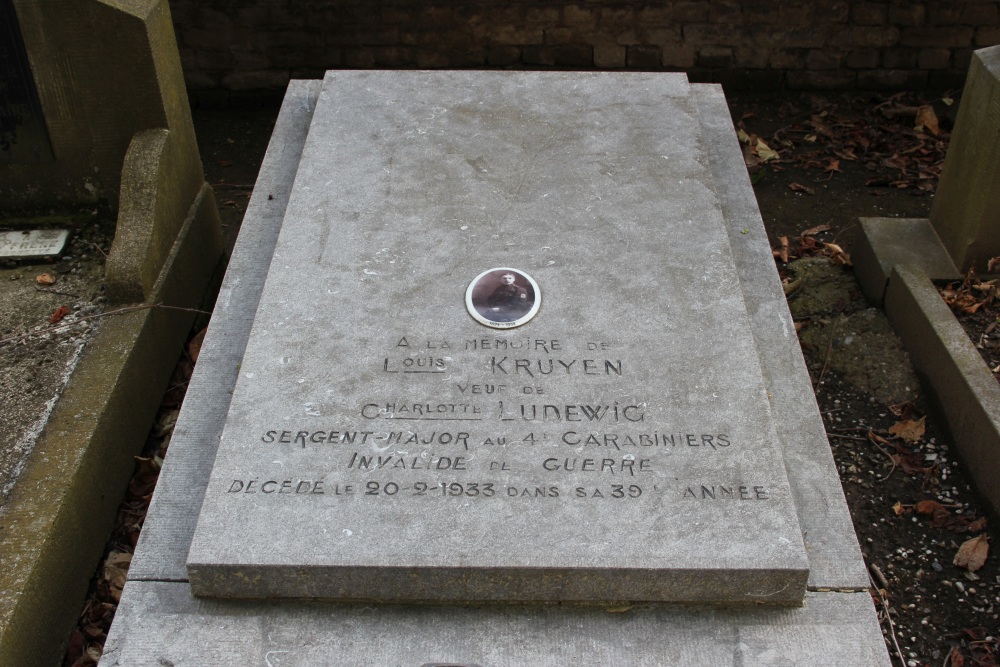 Belgian Graves Veterans Herstal Cemetery Rhees #1