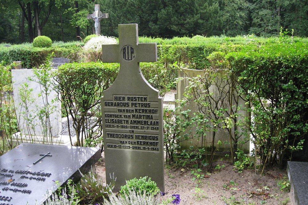 Nederlandse Oorlogsgraven Rooms Katholieke Begraafplaats Warmond #1