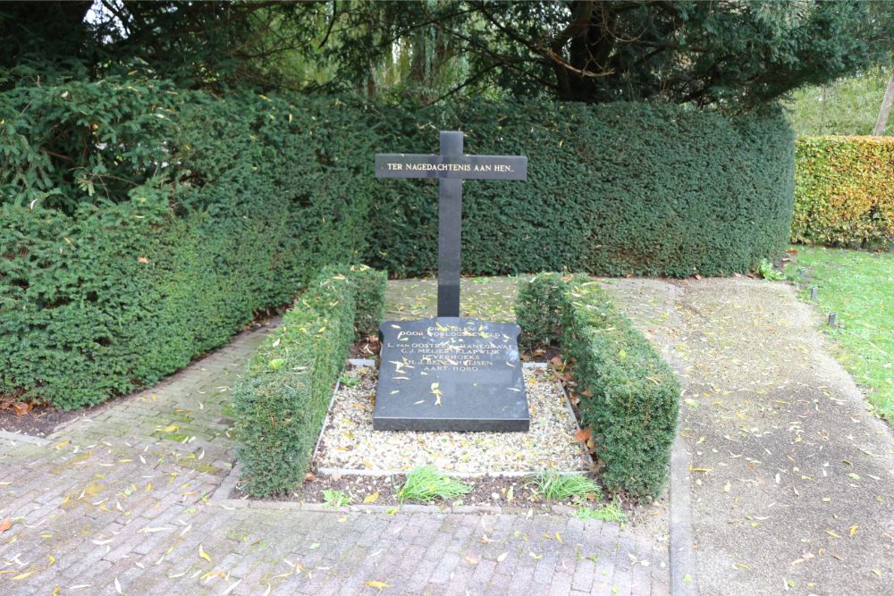 Oorlogsmonument Gemeentelijke Begraafplaats Zuilichem #1