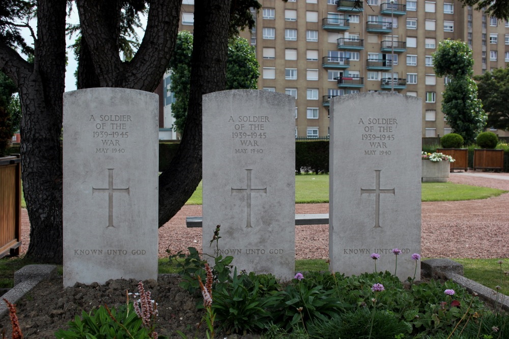 Oorlogsgraven van het Gemenebest Saint-Pol-sur-Mer #4