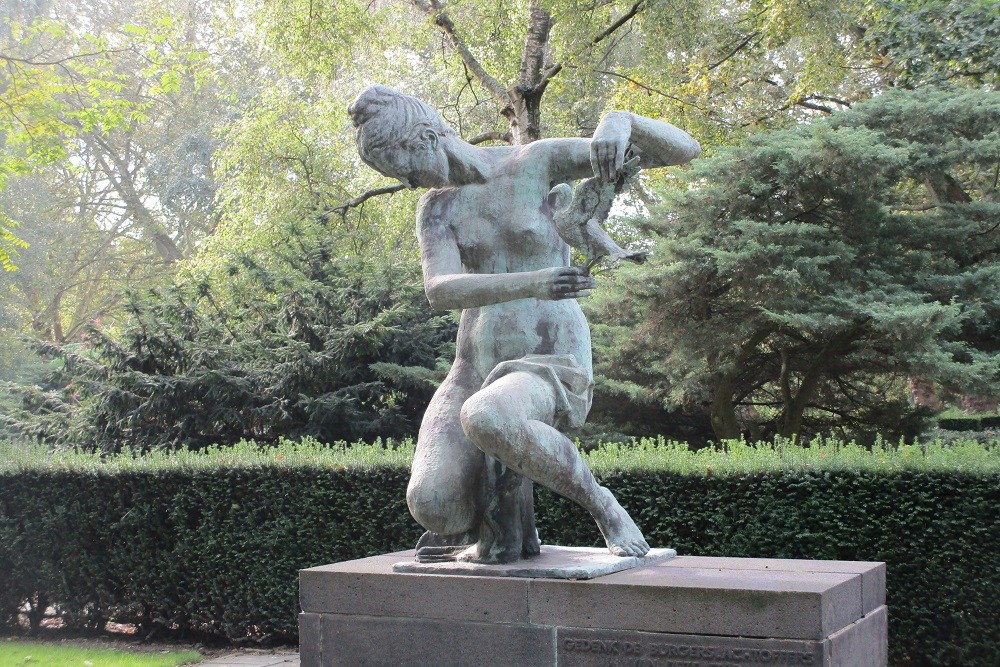 Massagraf Bombardementsslachtoffers 14 Mei 1940 Algemene Begraafplaats Crooswijk #3