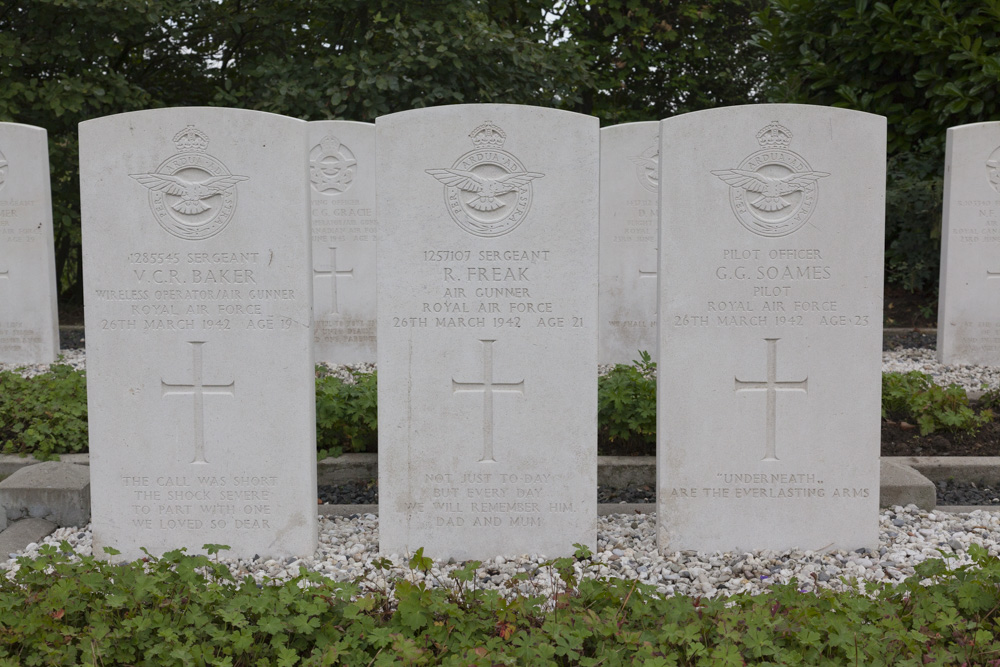 Commonwealth War Graves General Cemetery Wichmond #3