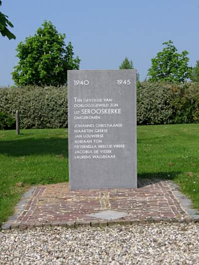 Oorlogsmonument Serooskerke #1