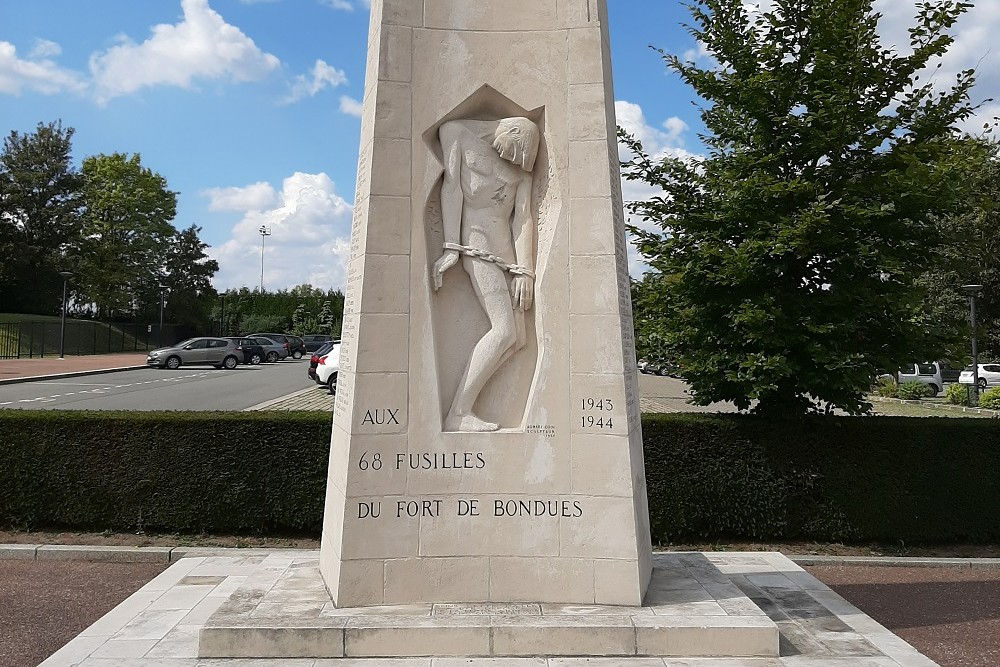 Monument Gefusilleerden Bondues #1