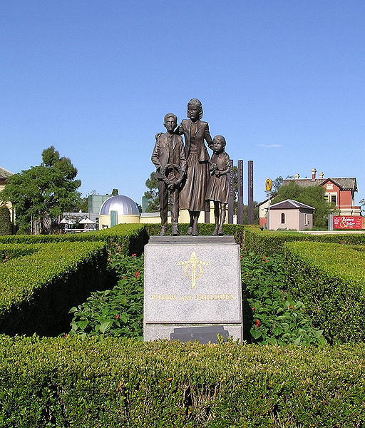 Statue of Widow and Children #1