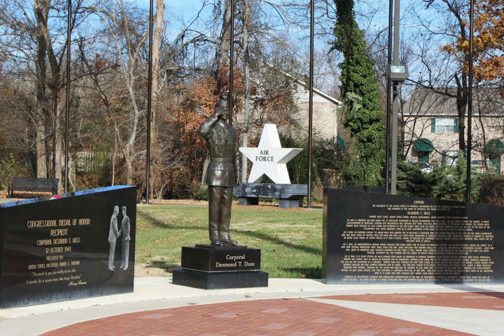 Monument Desmond T. Doss #1