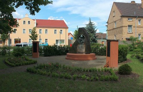 War Memorial Lauchhammer-Mitte #1