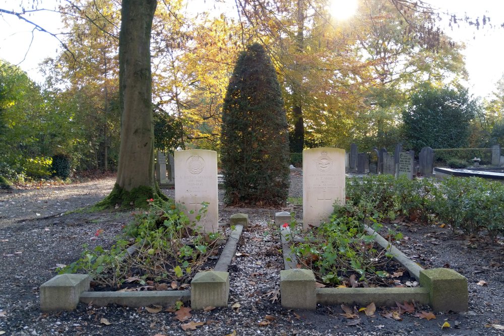 Oorlogsgraven van het Gemenebest  Algemene Begraafplaats Geldermalsen #1