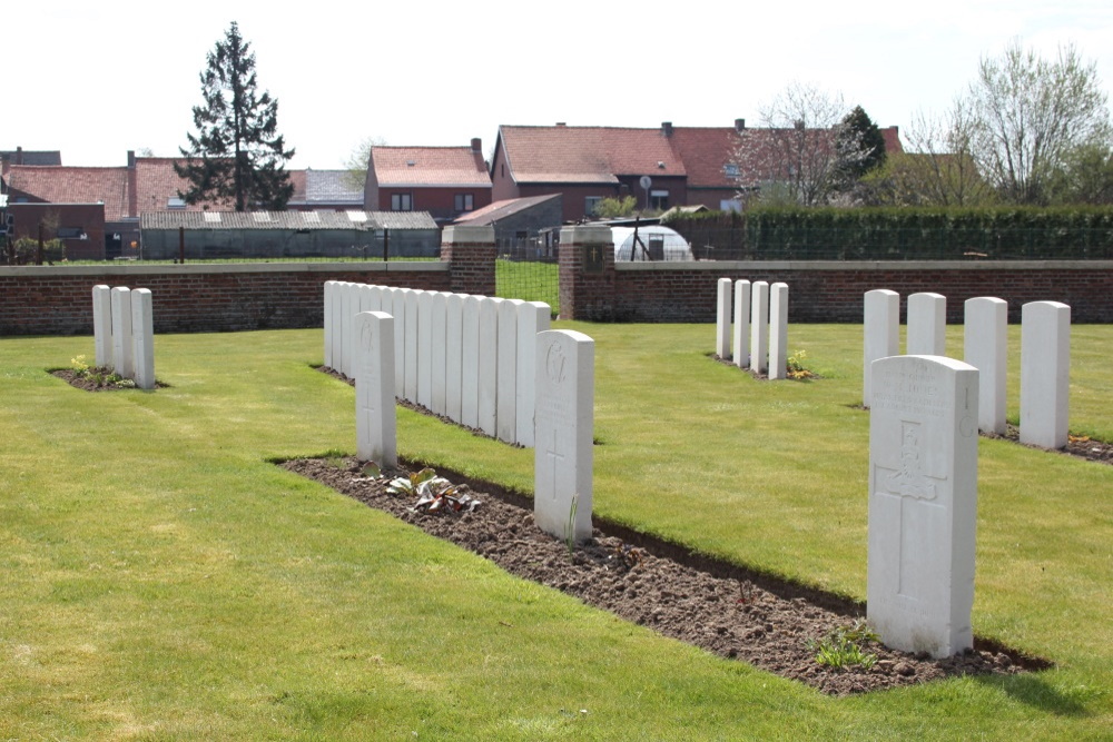 Commonwealth War Cemetery Potijze Chateau Wood #5