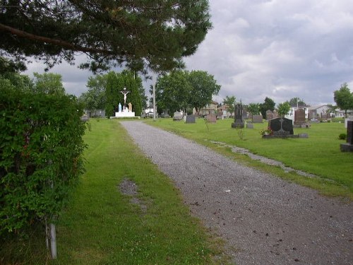 Commonwealth War Graves Ste. Famille Cemetery #1