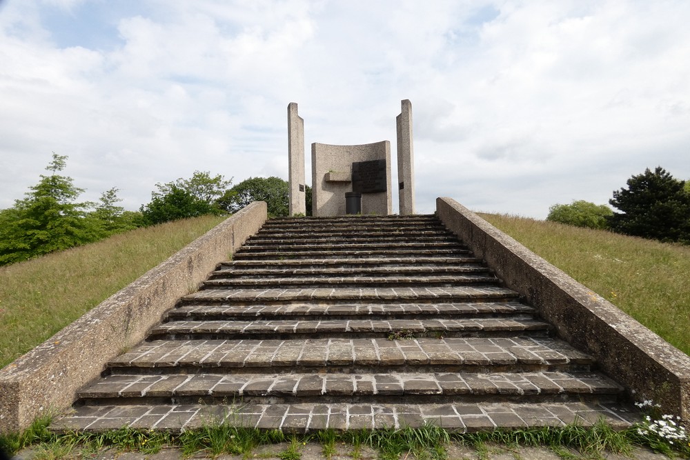 Oorlogsmonument Begraafplaats Sint-Amandsberg #1