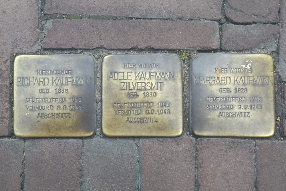 Stolpersteine Rijksweg Zuid 30 (nu Rijksweg Centrum 30)