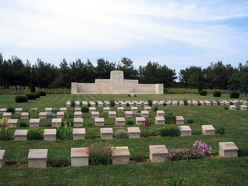 Azmak Commonwealth War Cemetery