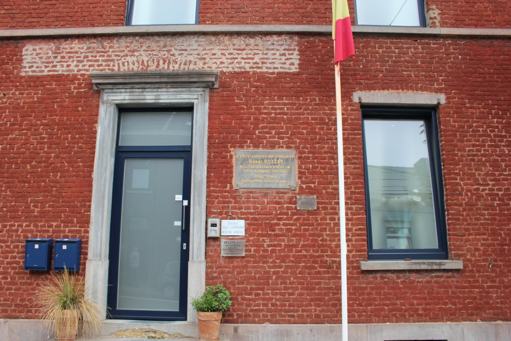 Gedenkteken Verzetsstrijdster Mont-Saint-Guibert