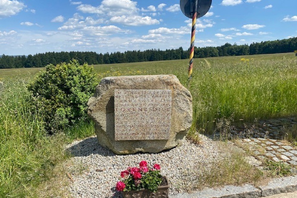 Monument Lorenz Dill #1