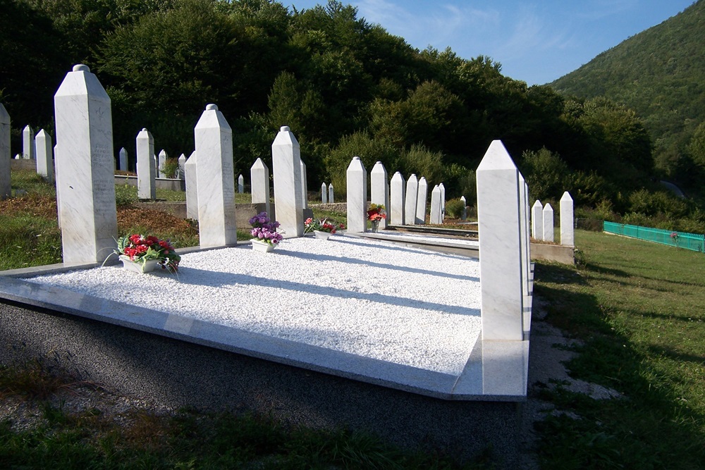 Begraafplaats Slachtoffers Bosnische Burgeroorlog #2