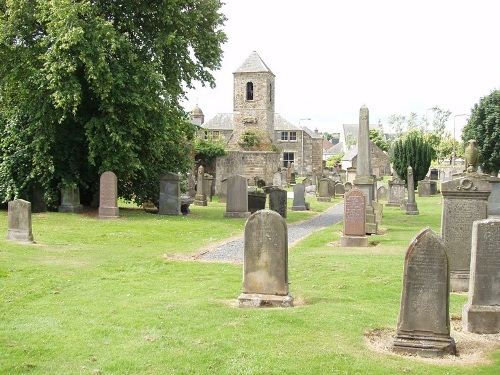 Oorlogsgraven van het Gemenebest Penicuik Old Parish Churchyard #1