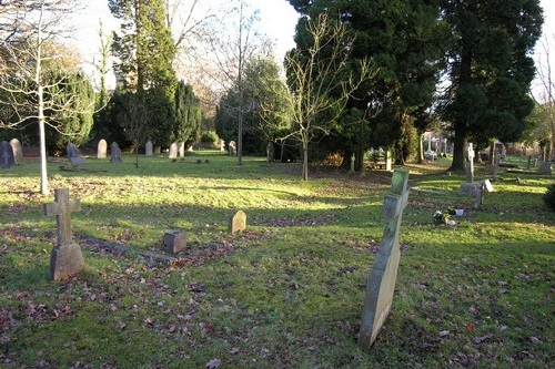 Commonwealth War Graves St Mary Churchyard