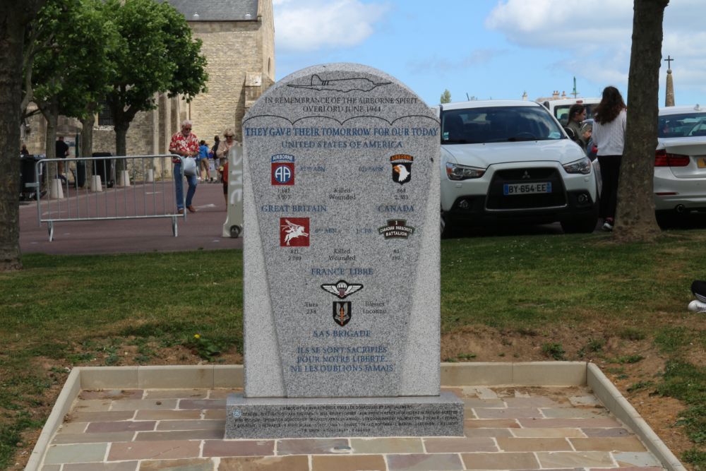 Monument Bevrijders Sainte-Mre-glise #1