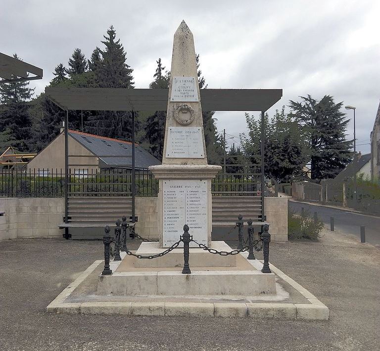 Oorlogsmonument Saint-Étienne-de-Chigny #1