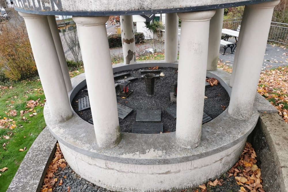 War Memorial Schalkenmehren #5