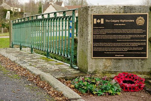 Monument Calgary Highlanders #1