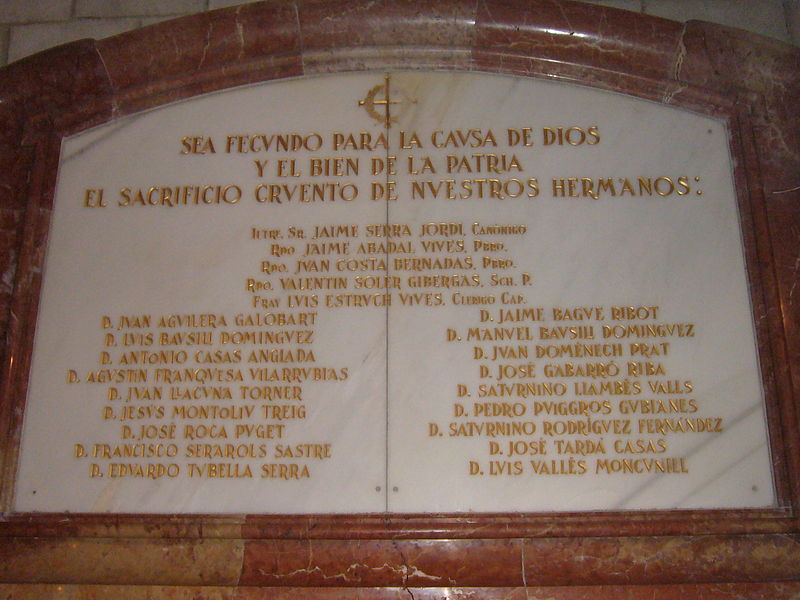 Monument Vermoorde Geestelijken Basilica de Santa Maria #1