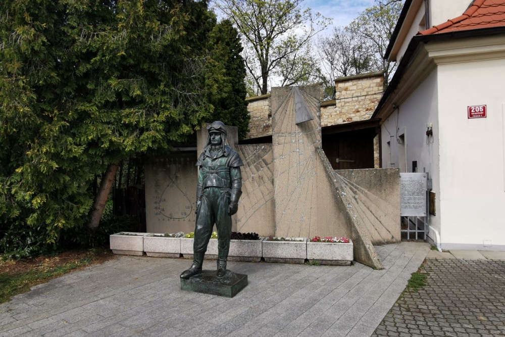 Monument Milan Stefanik #2