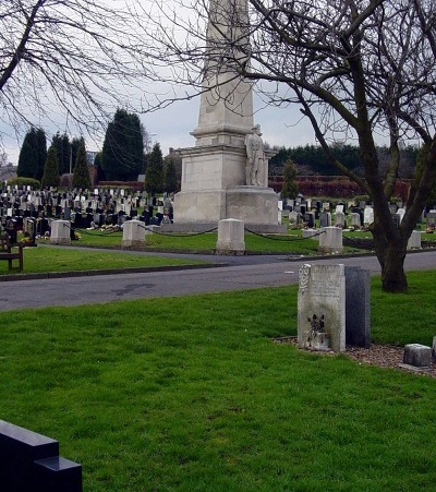 Commonwealth War Graves St Giles Churchyard #1