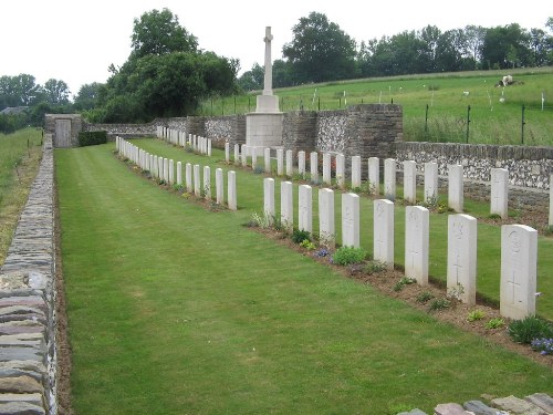Commonwealth War Cemetery Morlancourt No.1 #1
