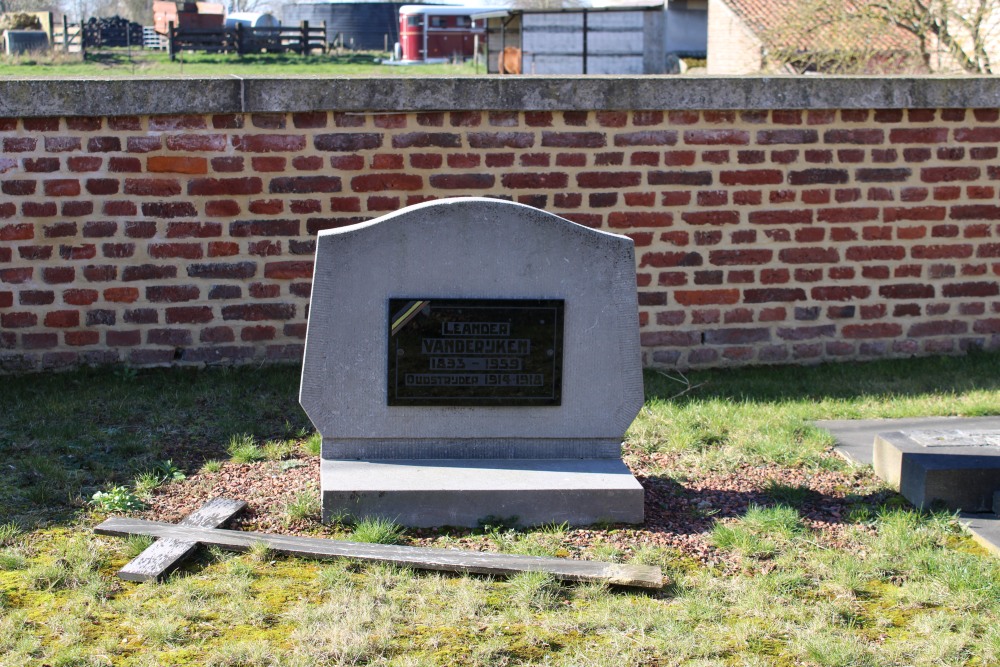 Monument Oudstrijders Laar #5