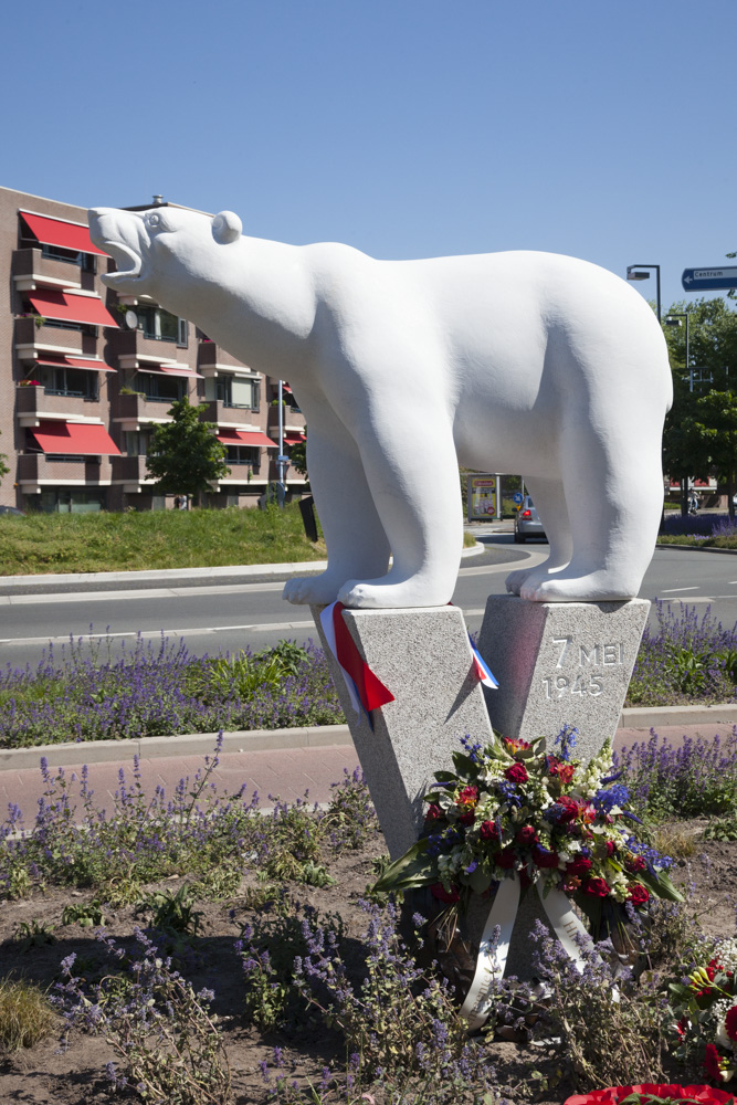 Polar Bear Monument Hilversum #3