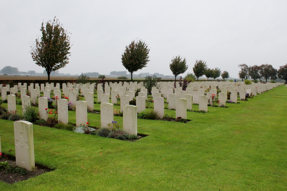 Commonwealth War Cemetery Trois Arbres #2