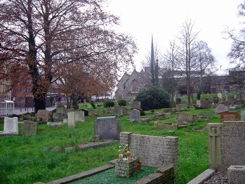 Oorlogsgraven van het Gemenebest St Peter Churchyard #1