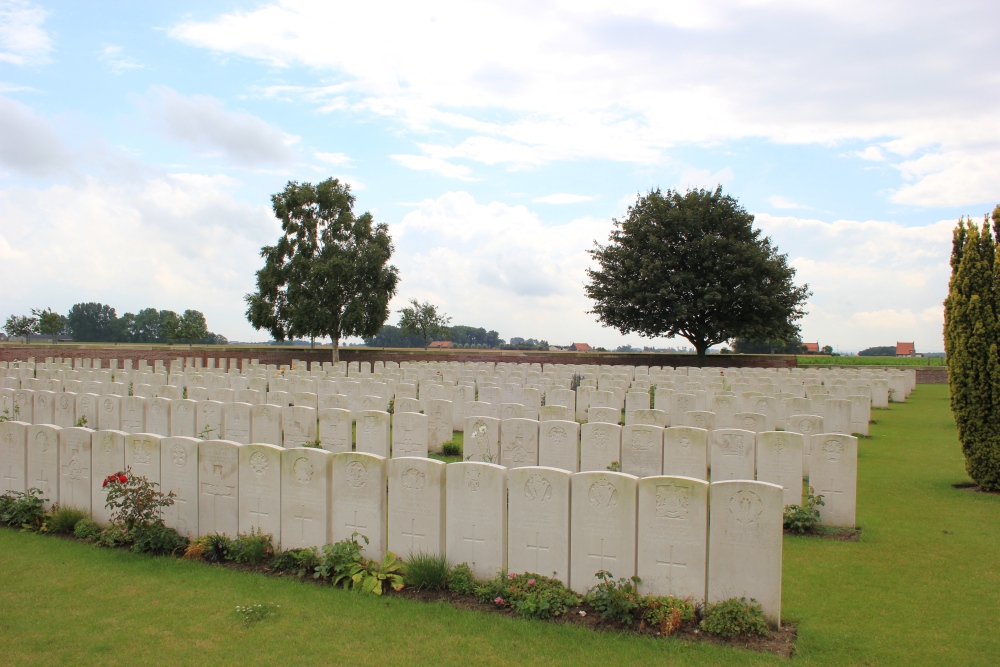 Commonwealth War Cemetery Mendinghem #4