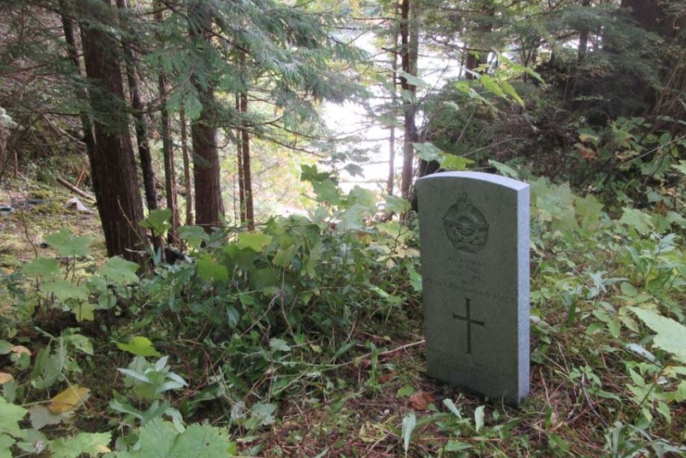 Commonwealth War Grave Meadow Island Cemetery #1